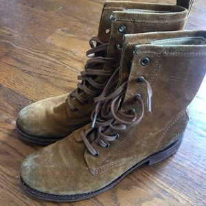 FRYE Veronica boot in chestnut textured leather